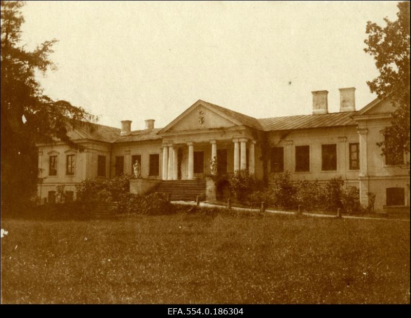 Endine Õisu mõisa härrastemaja.