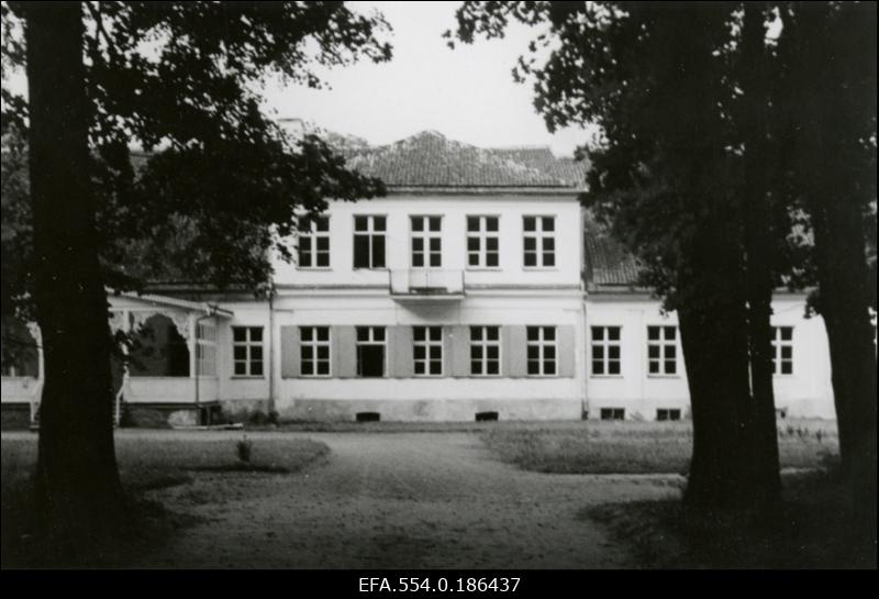 Endine Uue-Põltsamaa mõisa härrastemaja.