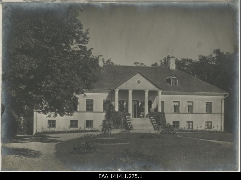 Järlepa mõisa härrastemaja fassaad