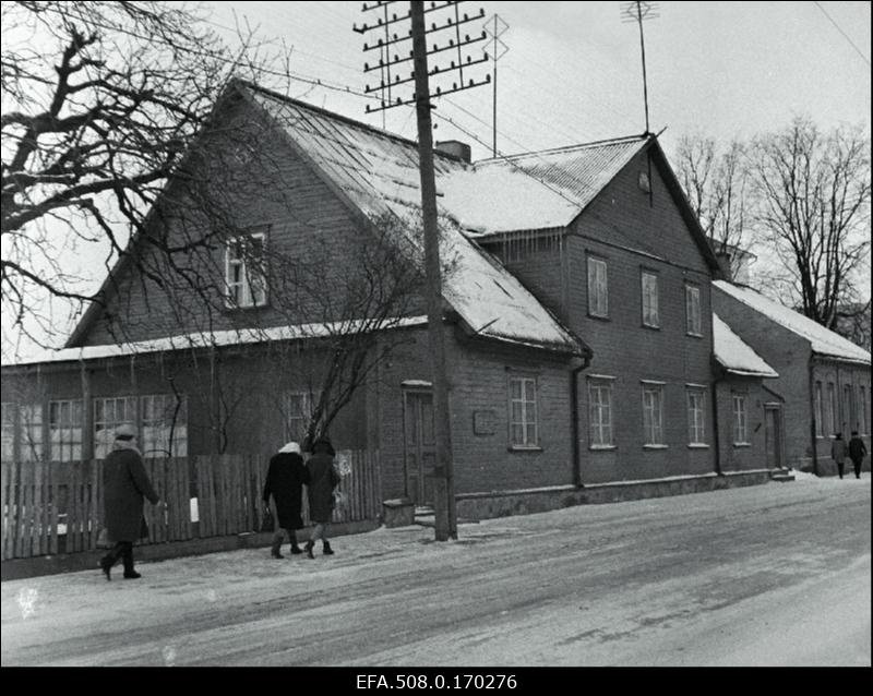 Jakobsoni tänaval asuv hoone, kus aastatel 1878 - 1882 asus ajalehe Sakala toimetus.