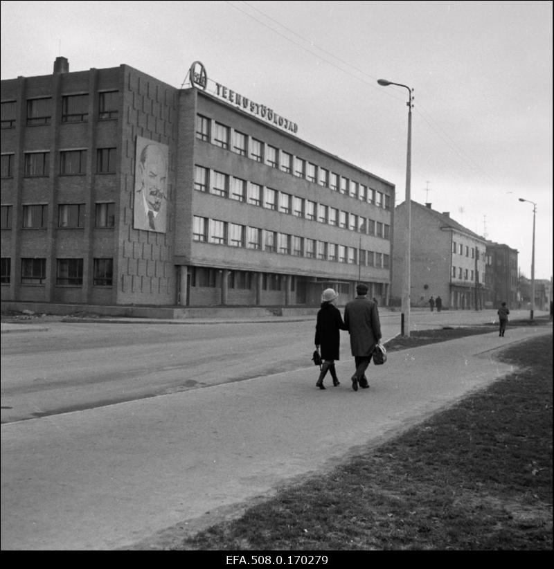 Leola teenustöökoja hoone Jakobsoni tänaval.