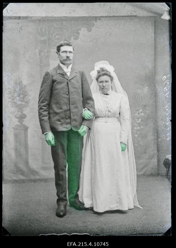 Pruutpaar Hans Kerem ja Mari Kerem (Laan).