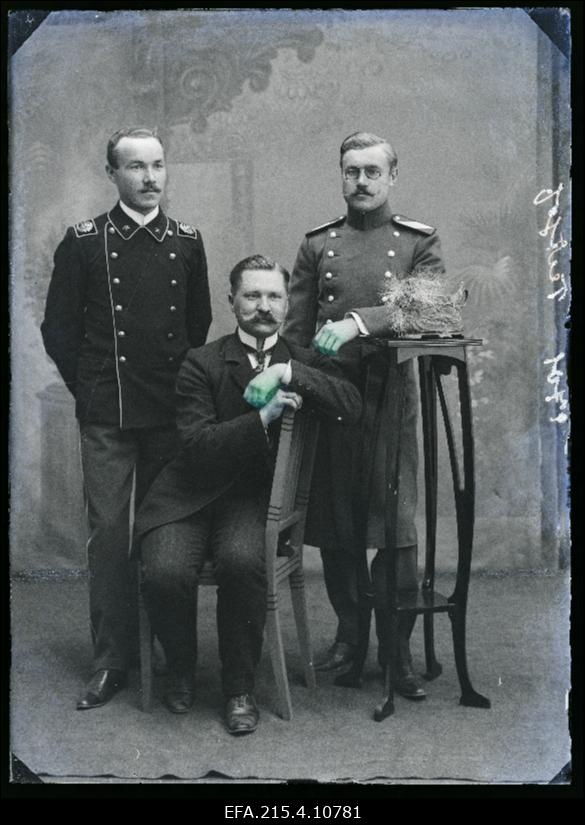 Grupp riigiametnikke, (foto tellija Teetsoff [Teetsov]).