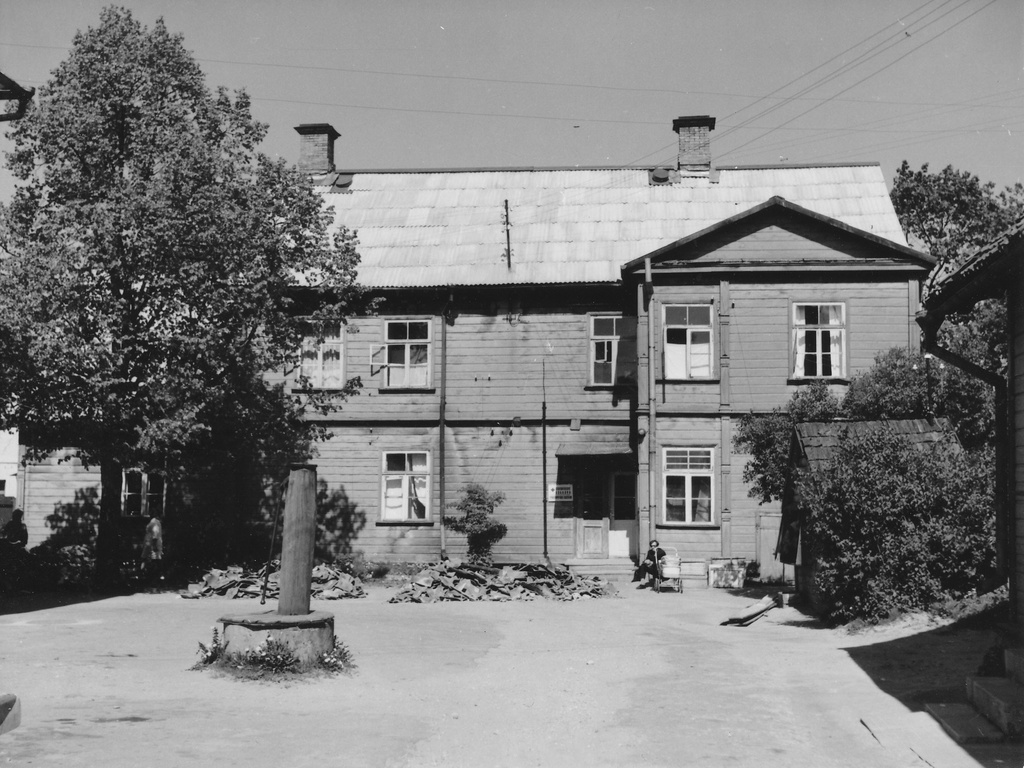 Foto. Võru Haigla siseosakonna hoone 1973.a.