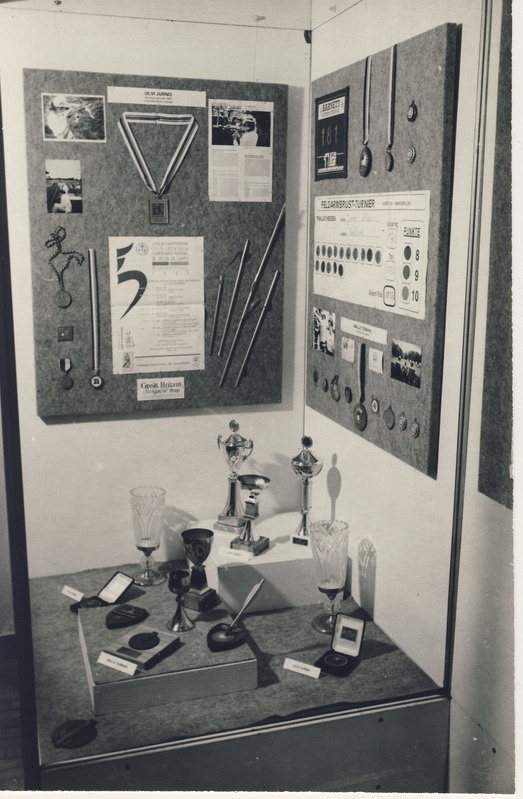 ESM näitus 20 aastat ammulaskmist Eestis