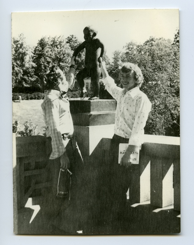 Mootorlaev "Ambla" kaks meeskonnaliiget Oslos Frognerpargis