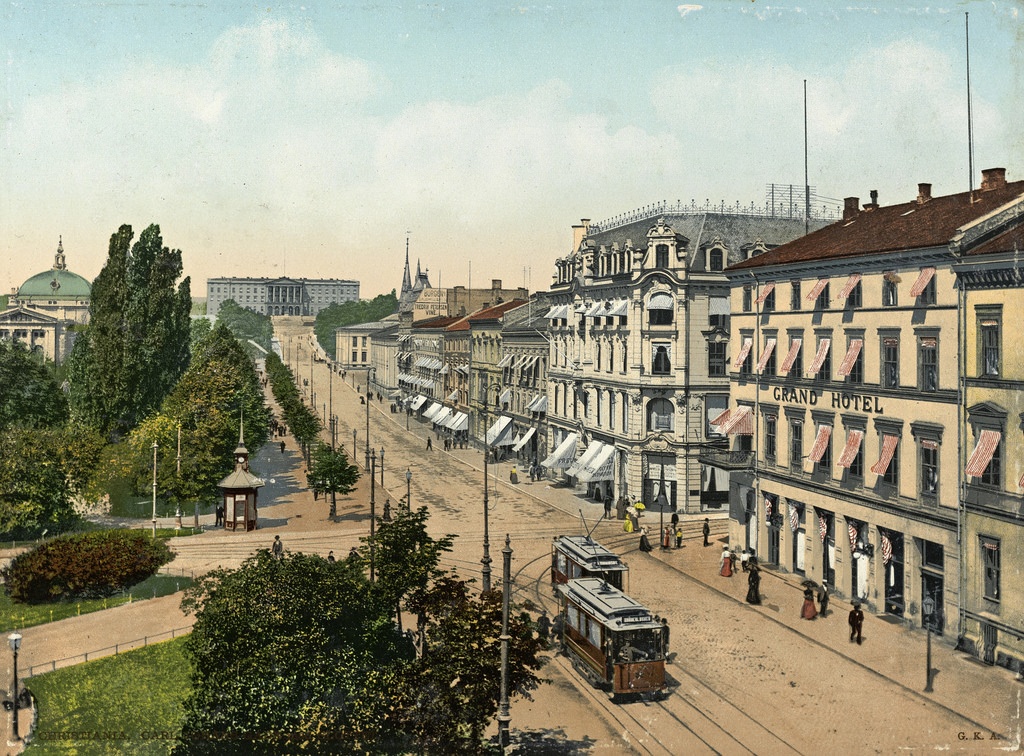 Christiania. Carl Johans Gade med Slottet