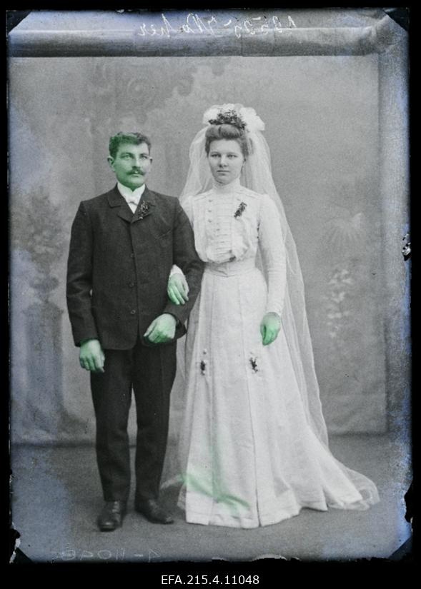 Noorpaar Waher (Vaher) Mõisakülast.
