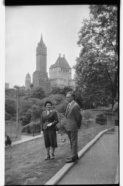 Hans Teetlaus Villem ja Raisa Tammekiviga New Yorgis Central Parkis