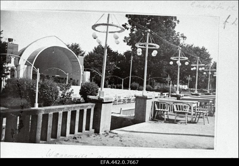 Vanemuise seltsi aed ja kõlakoda.