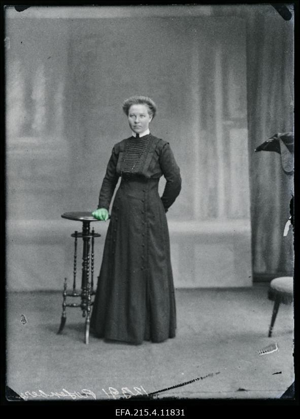 Marie Rosenberg Suure-Kõpu vallast, Täku talust.