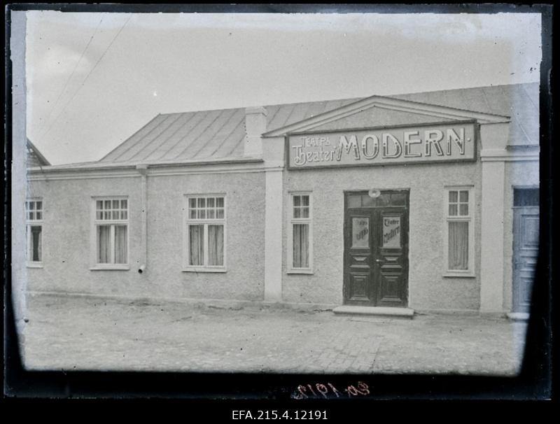 Kino "Teater Modern" Eesti Käsitööliste Seltsi majas.