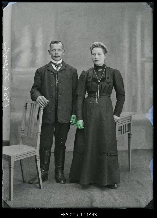 Ed. Jürgenson abikaasaga.