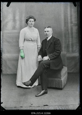 Pruutpaar Krusberg.  similar photo