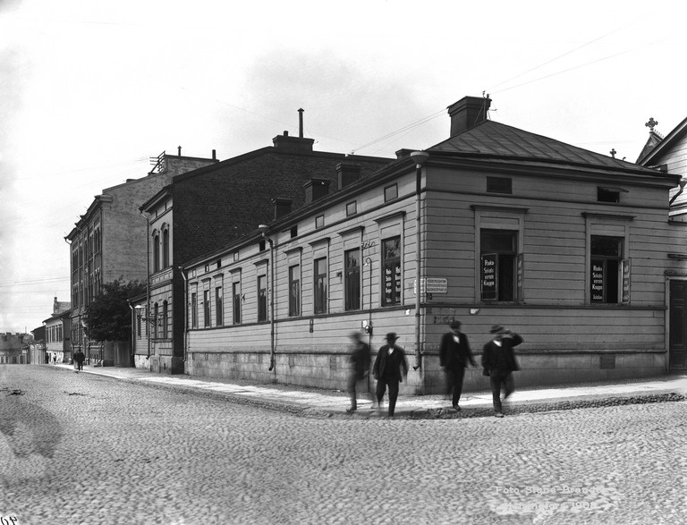 Tarkk'ampujankatu 5. - Korkeavuorenkatu 8.  Tarkk'ampujankatu 7, 9.