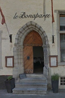 Restoran le Bonaparte välisuks Tallinna vanalinnas Pikal tänaval rephoto