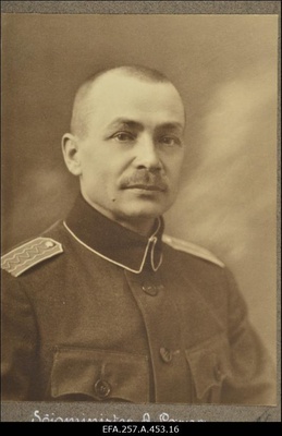 Vabadussõda. Sõjaministri abi ja tagavaraväe ülem kindralmajor Andres Larka.  duplicate photo