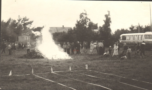 foto, Paide ATB-10 töötajate väljasõit Kabli randa 1979.a.