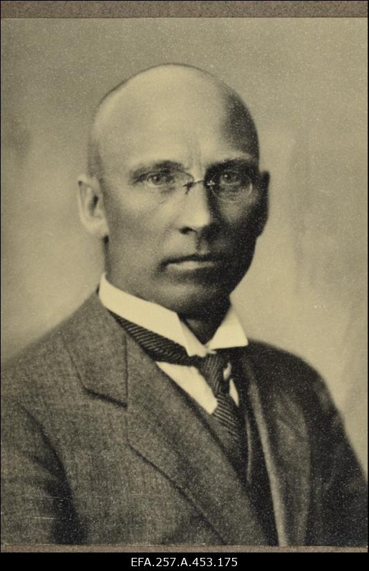 Sepp, J. - Eesti Vabariigi valitsuse XI koosseisu kohtuminister.