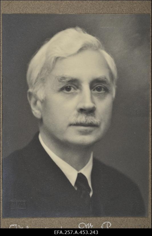 Pung, M. - Eesti Vabariigi valitsuse XVIII koosseisu välisminister.