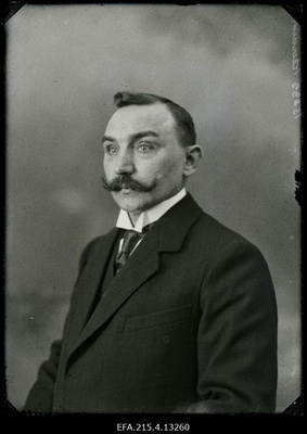 Keernik.  similar photo