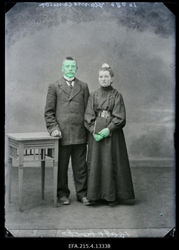 Hanschmidt naisega.