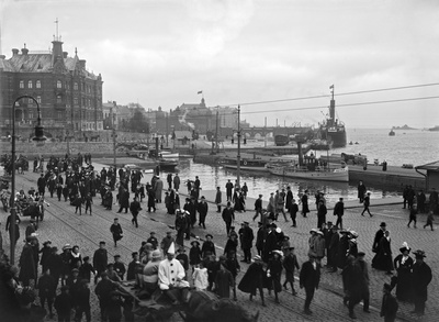 Lastenpäivä 11.5.1913, juhlakulkue Pohjoisella Esplanaadikadulla  similar photo