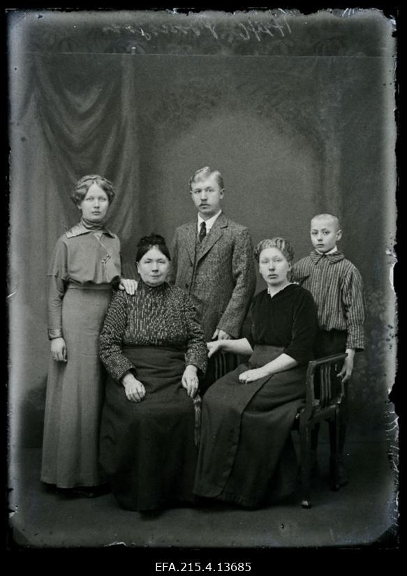 Perekond Tõnisson.