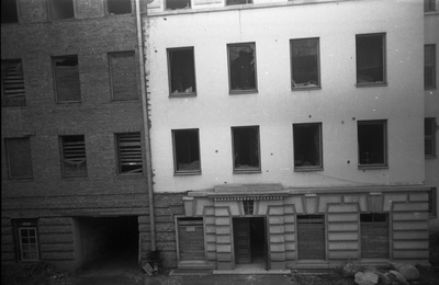 Keemiahoone (Jakobi 2, Tartu) (ülikooli hooneid purustatud kujul ja sisemust)  duplicate photo