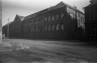 Aia (Vanemuise) tänava õppehoone (Vanemuise 46) (ülikooli hooneid purustatud kujul ja sisemust)  similar photo