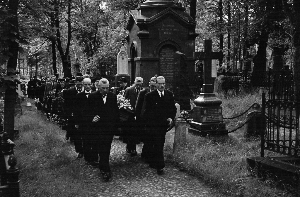 Lapinlahden ortodoksinen hautausmaa (=Helsingin ortodoksisen seurakunnan hautausmaa),  Viktor Vilkmanin hautasaatto.