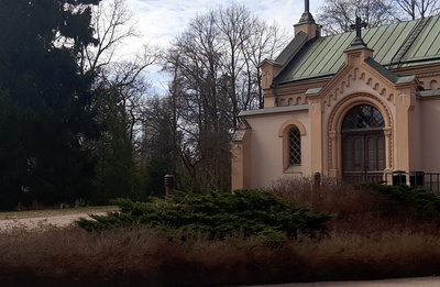 Läntinen hautausmaa (=Hietaniemen hautausmaa), vanhan kappelin edusta, August Adolf Eklundin hautasaatto. rephoto