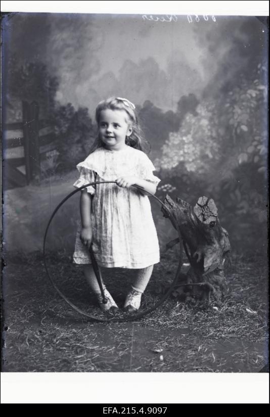 Reieri [Reiel] tütar rõngaga.