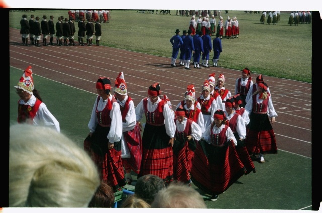 XVI tantsupidu Tallinnas Kalevi staadionil