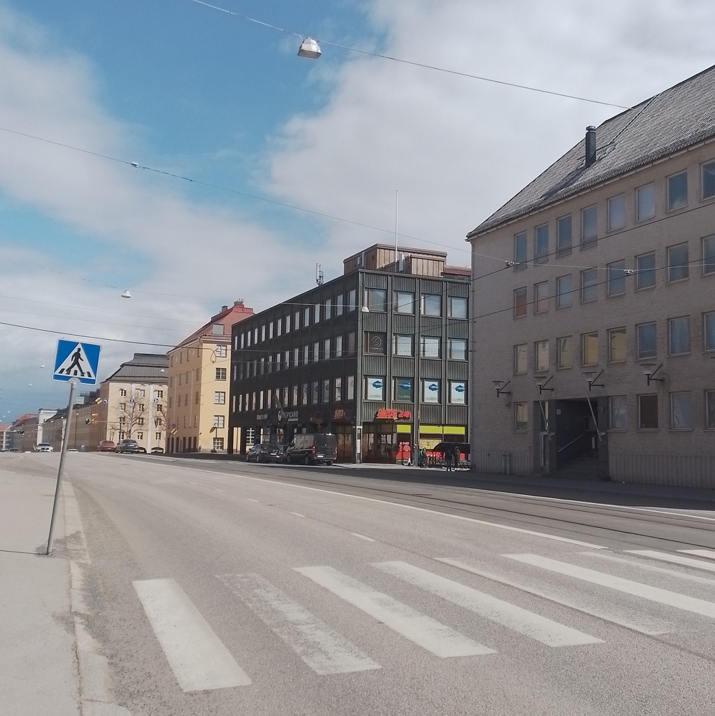 Purkutyöt. Vallilan työväentalon purkutyömaa romahduksen jälkeen. Sturenkatu 27. Piirtänyt L.E. Hanstén, 1920-luvun loppu. rephoto