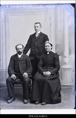 Perekond Rinksmann [Ringsmann].  similar photo
