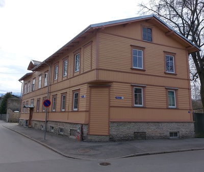 Pelgulinn: Härjapea 3 / Rohu 31 nurgamaja rephoto