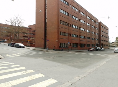 Toinen linja 16 - Alppikatu 1. Kortteli 303. Nykyisin paikalla on Kuntatalo. rephoto