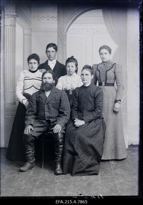 Perekond Maasepp [Maasep].  similar photo