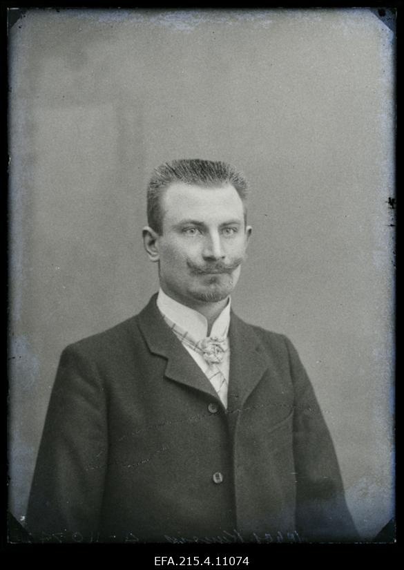 Kuusik Halliste vallast, Karlsbergi (Kaarli) mõisast.