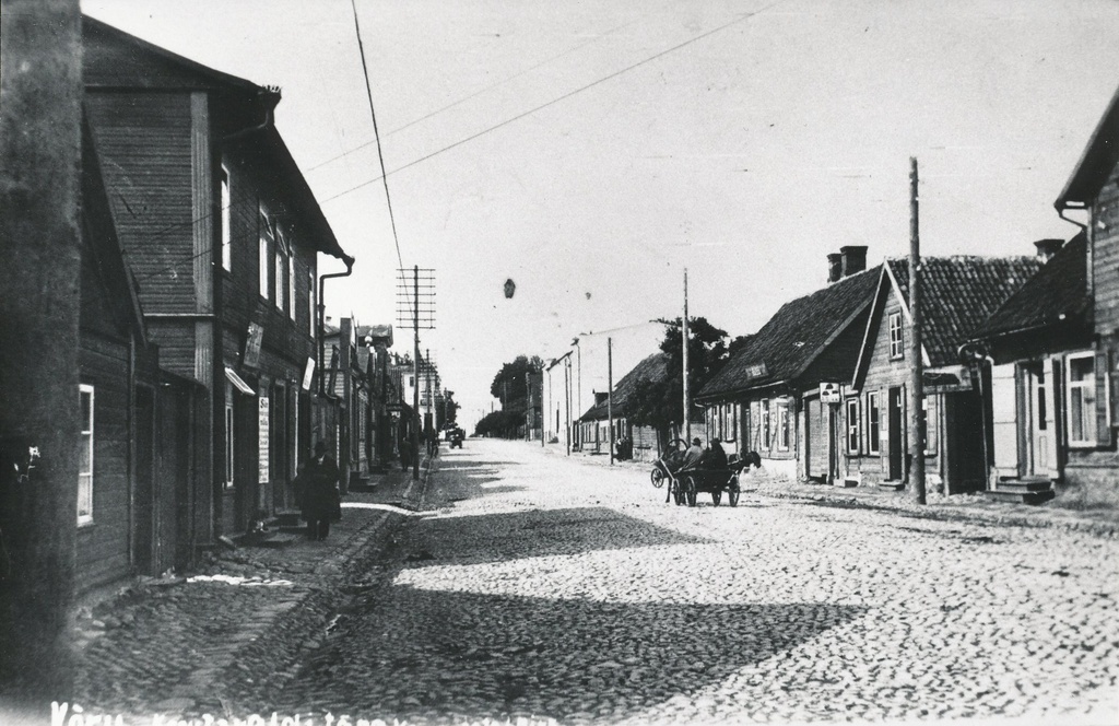 Foto. Võru linna Kreutzwaldi ja Vabaduse  tänavate ristmikul 1920.aastatel.