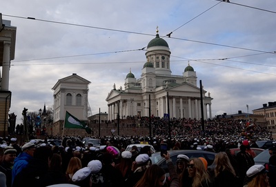 Unioninkatu 29. Tuomiokirkko ja Senaatintori Aleksanterinkadun ja Unioninkadun risteyksestä nähtynä. rephoto