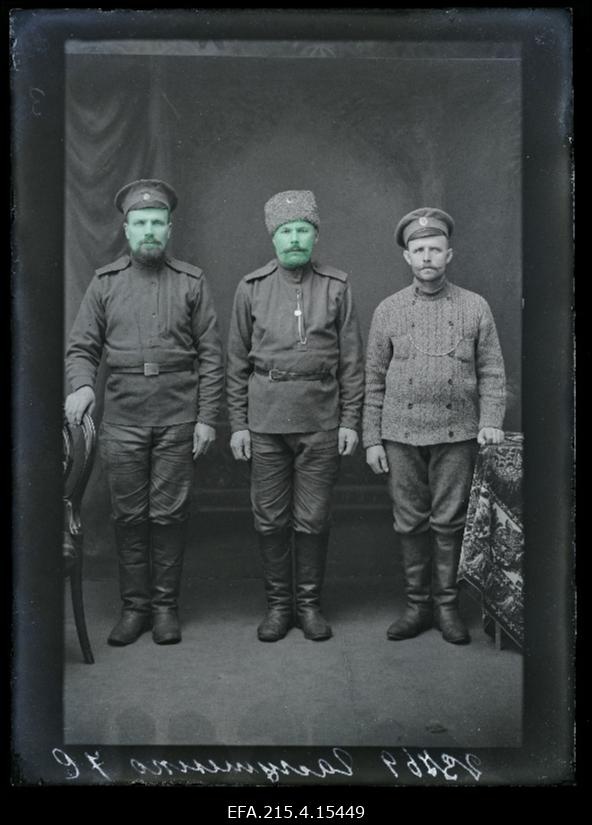 Grupp sõjaväelasi, (foto tellija Galutenko).