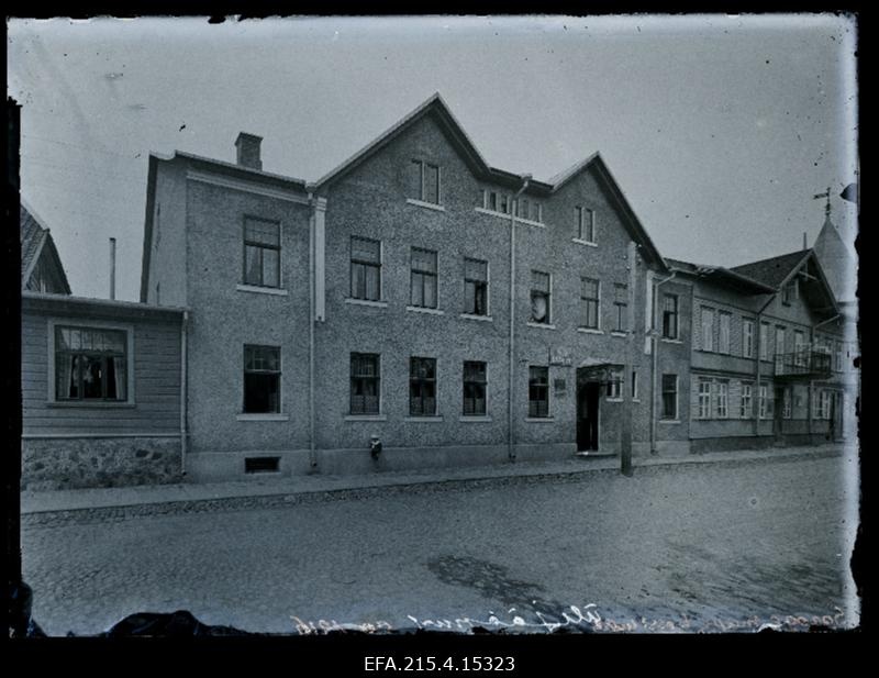 Sproge maja Lossi tänaval.