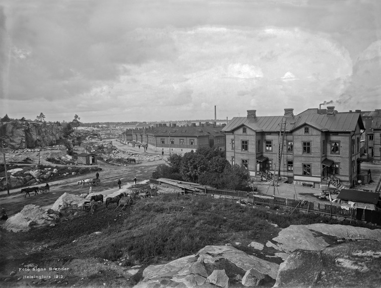 Näköala nykyisen Helsinginkuja 6:n kohdalta luoteeseen