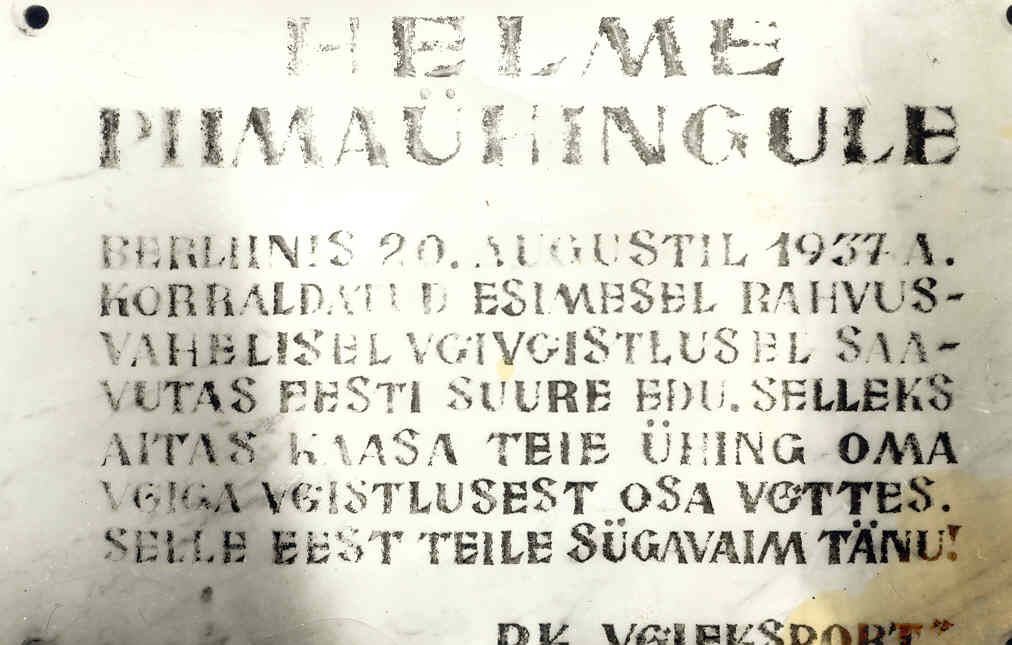 Marmorplaat Helme Piimaühingule