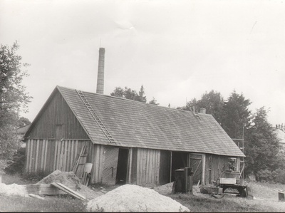 Imavere muuseumi eksponaatide kuuri remont  similar photo