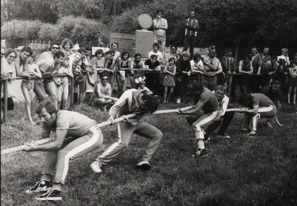 Piimandustöötajate XXIV suvespartakiaadil köieveol Põlva PTK võistkond, 
8 koht