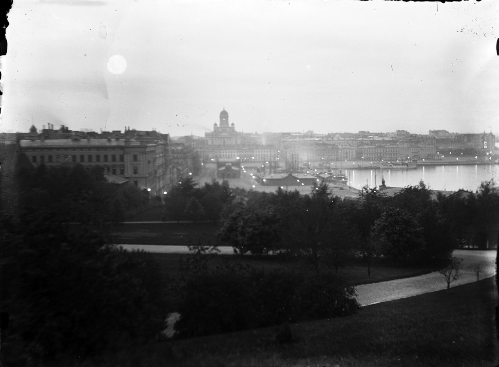 Vy från Observatorieberget mot domkyrkan. (1890-1910)