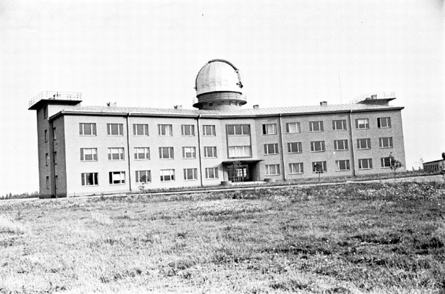 Tõravere observatoorium. Peahoone.